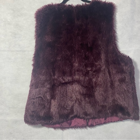 Forever 21 Plus Faux Fur Vest in Deep Purple - Picture 4 of 4